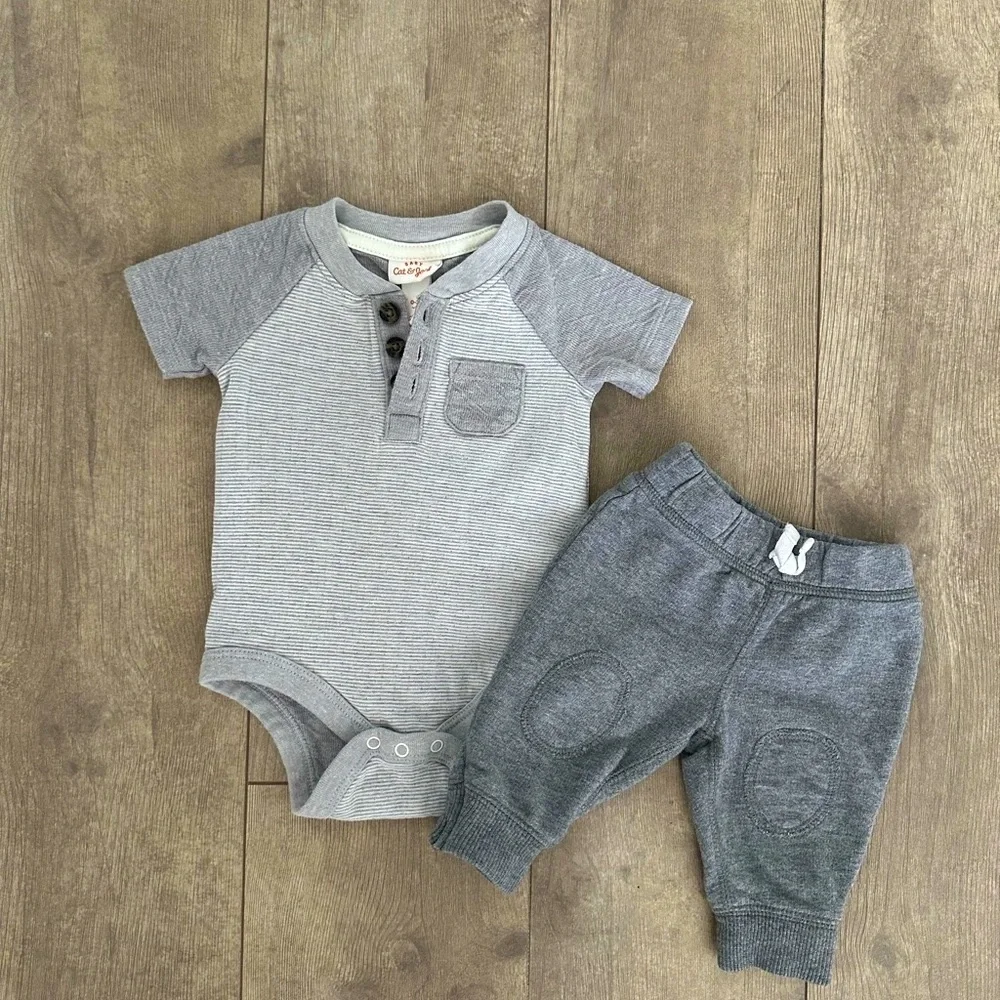 Carter’s & Cat & Jack 0-3 months Baby Boy matching outfit sweater